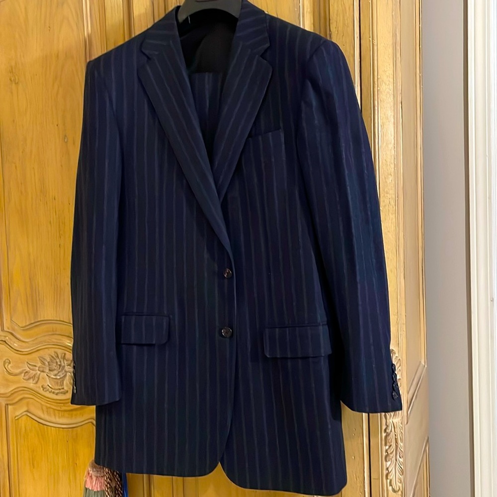 Hickey Freeman hand tailored 100% wool suit.